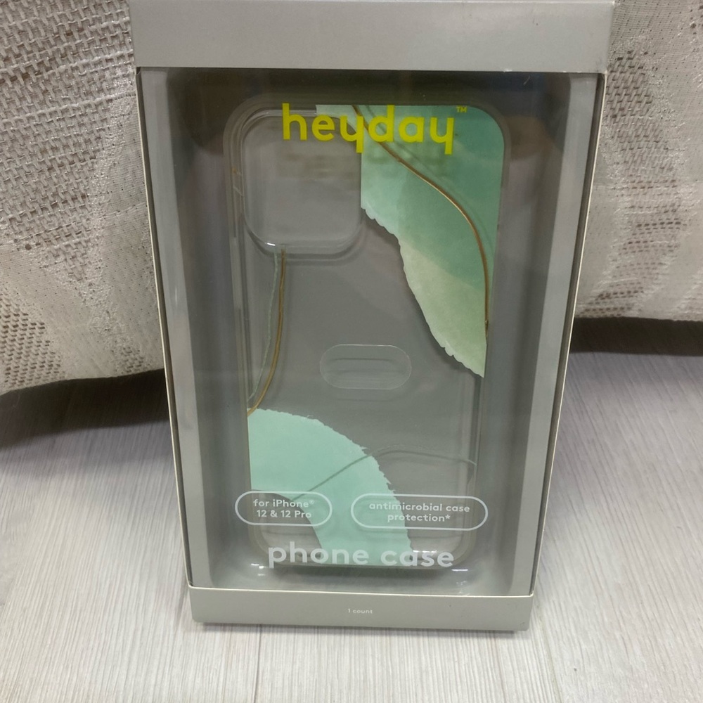 heyday Green Leaf Accent Antimicrobial Clear Phone Case for iPhone 12 / 12 Pro